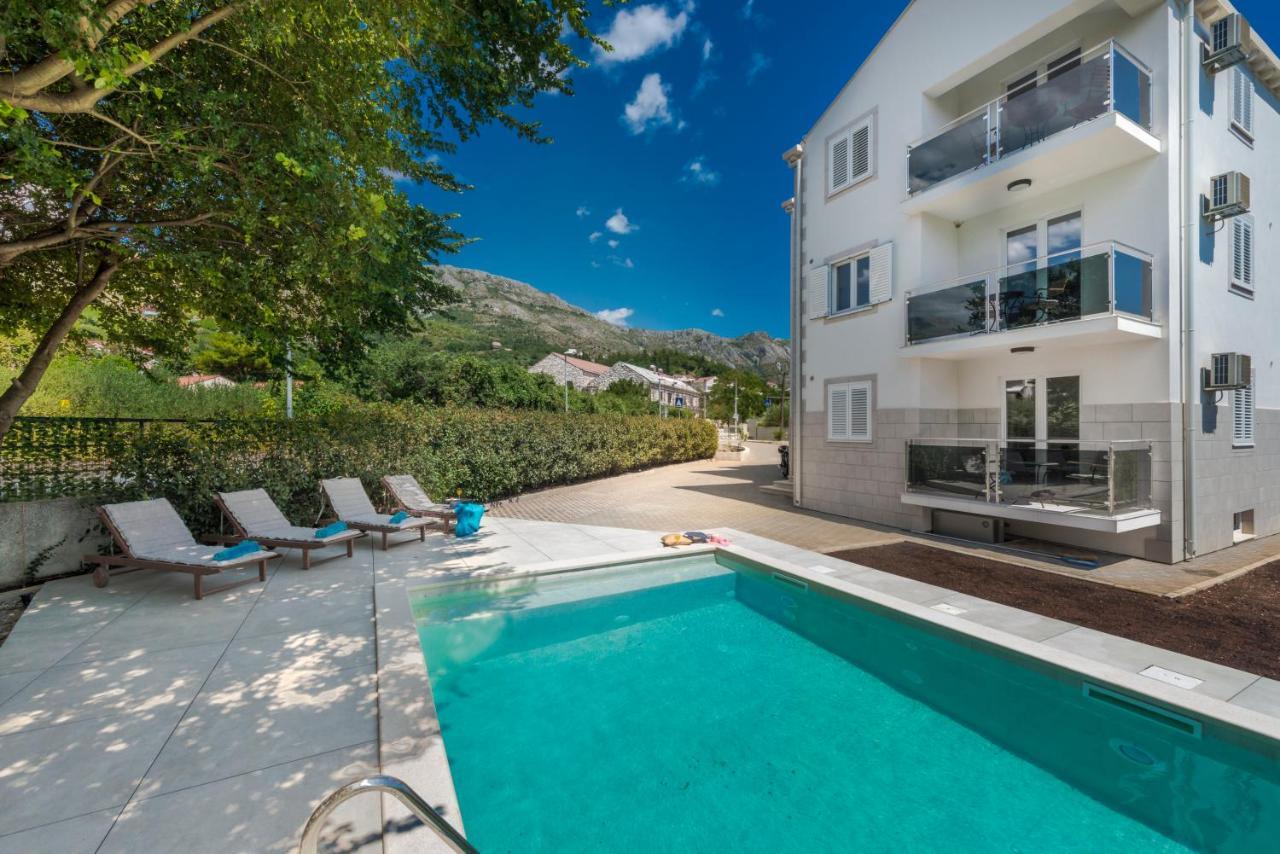 Villa Gold Residence 4 米利尼 外观 照片