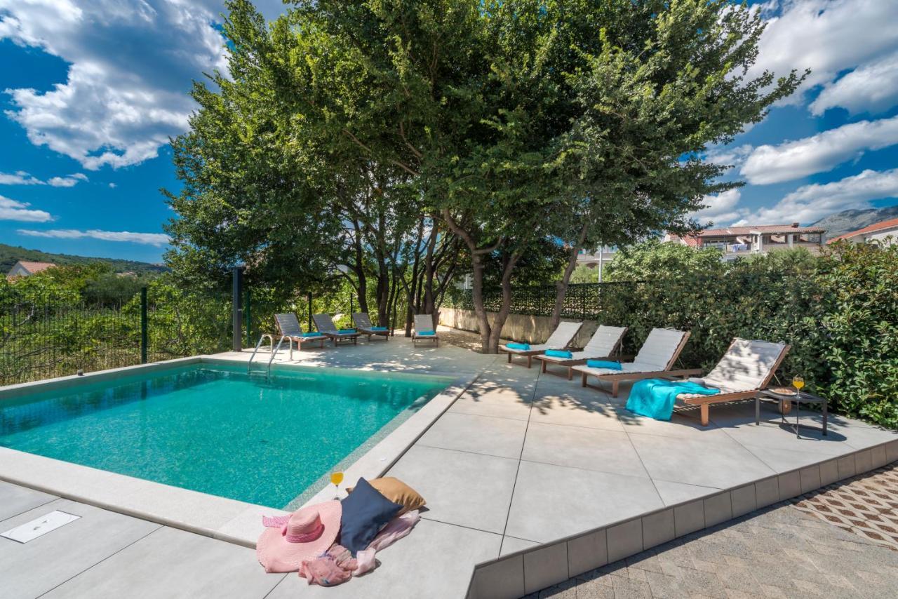 Villa Gold Residence 4 米利尼 外观 照片