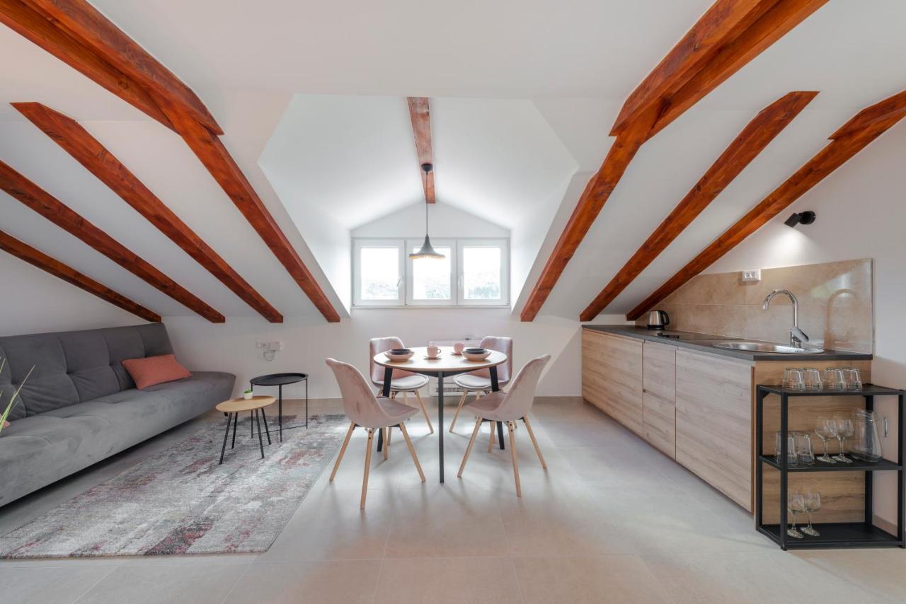 Villa Gold Residence 4 米利尼 外观 照片