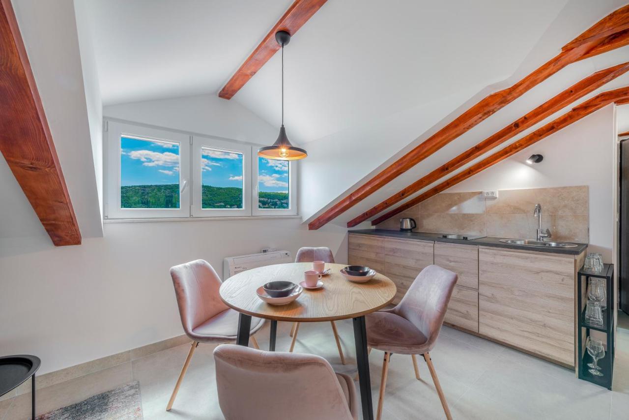 Villa Gold Residence 4 米利尼 外观 照片