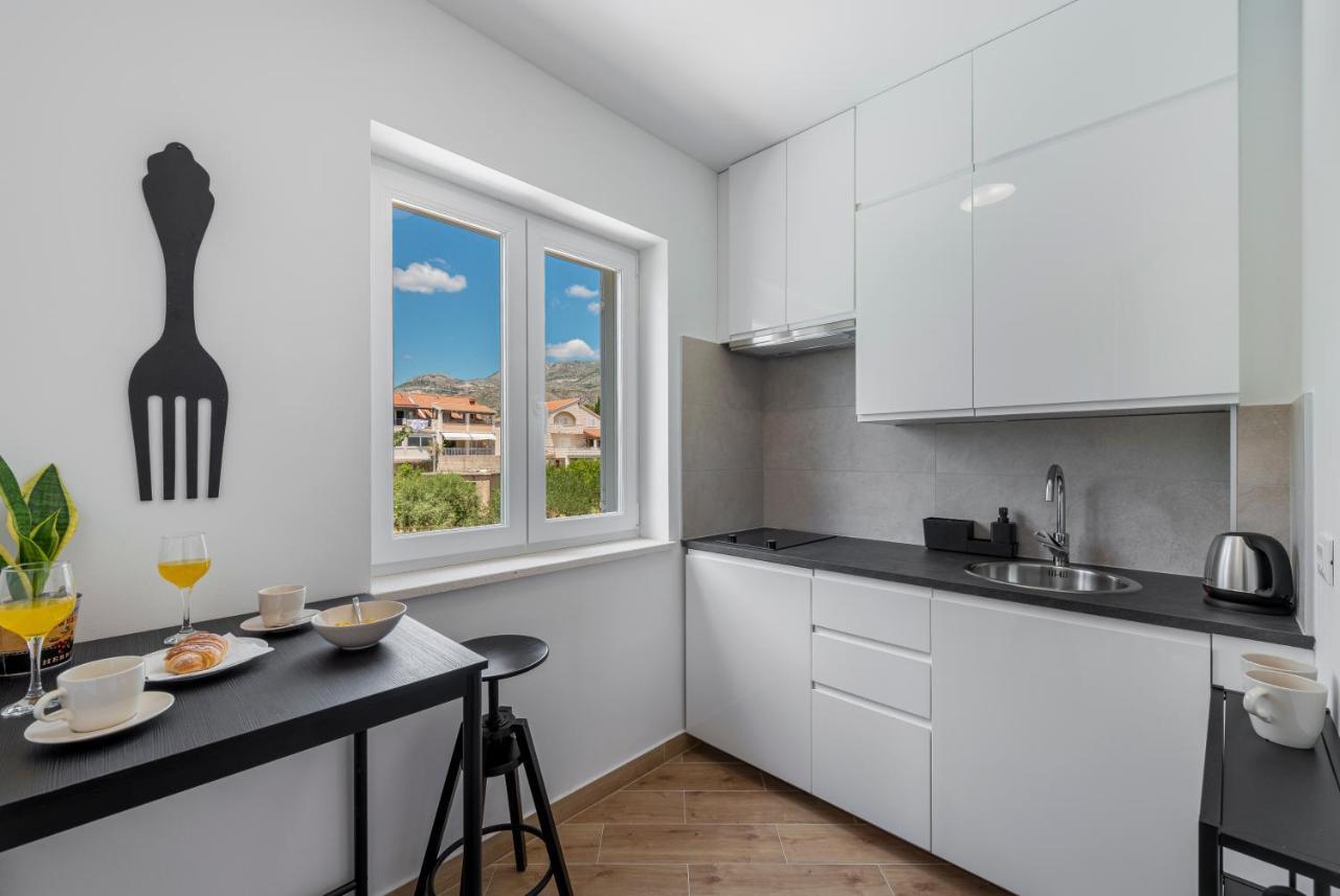 Villa Gold Residence 4 米利尼 外观 照片